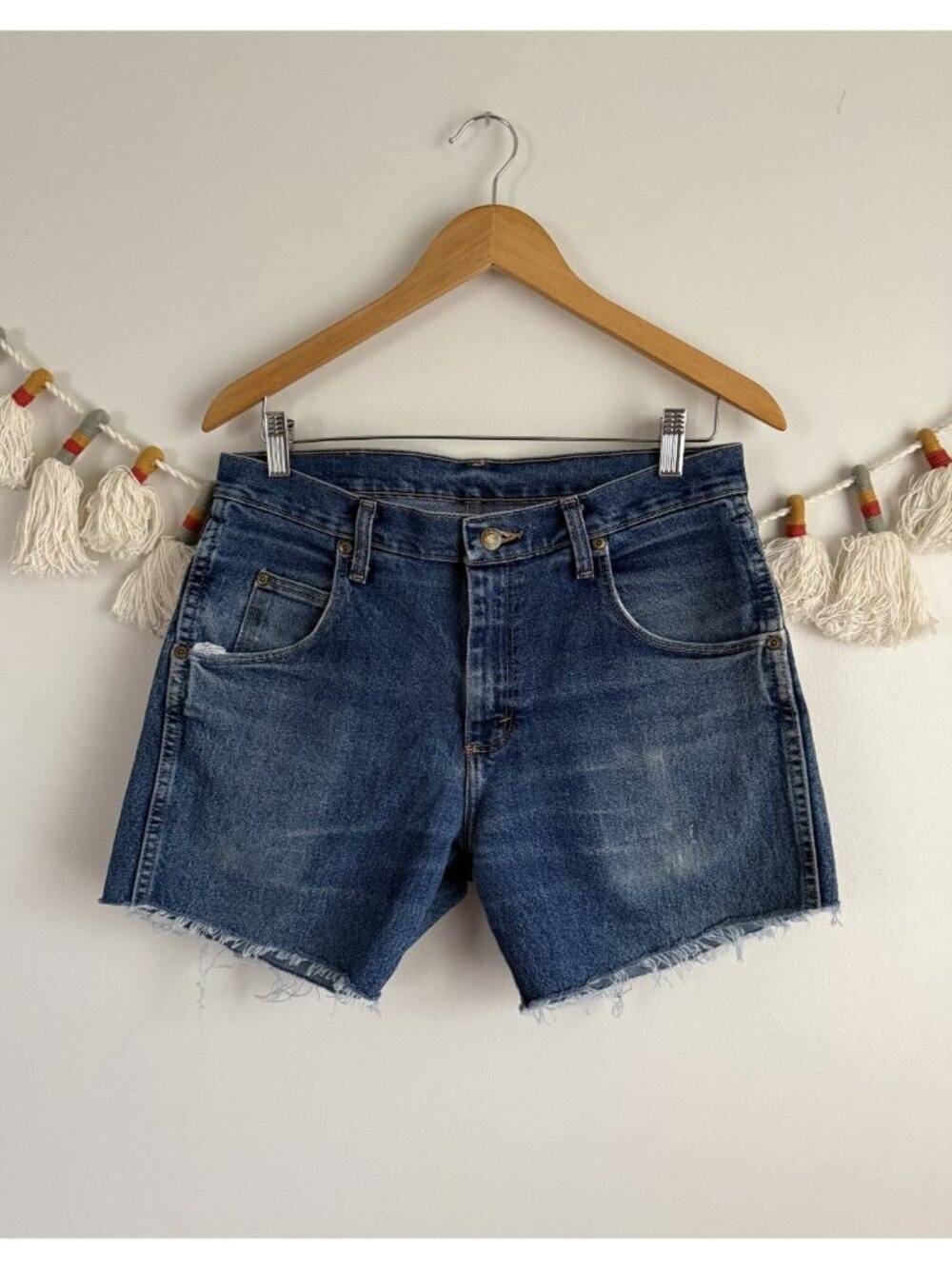 Vintage Wrangler Rustler Denim Cut Off Shorts Med Wash Distress Summer 31x32
